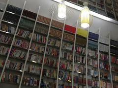 -钟书阁(松江泰晤士小镇店)