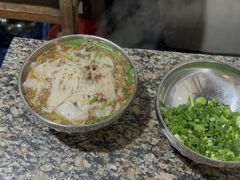 -正宗杨记普洱酸醋米线(总店)