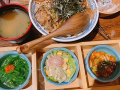 幸福满满牛肉盖饭-披头士烧鸟居酒屋(王府井店)