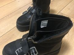 -UGG(燕莎奥特莱斯购物中心店)