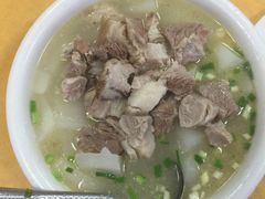 萝卜炖肘子-荣生萝卜汤饭店