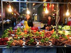 -八一好吃街·高品美食广场