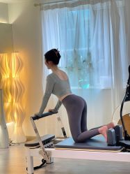 -闺蜜瑜伽·普拉提女性塑形馆