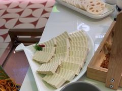 -洪氏嗨捞·广东猪肚鸡·椰子鸡火锅(西咸万象城店)