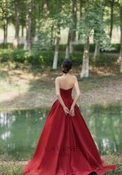 -Lady  Jane高端婚纱礼服馆