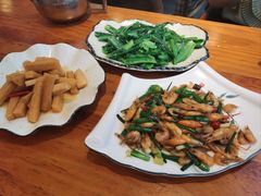 -梁姐啤酒鱼(兴坪古镇店)