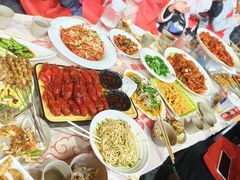 -肥肥虾庄·金牌油焖大虾(汉街SKP店)