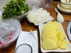 -牛小隆牛肉面馆(四牌楼店)