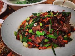 宣威小炒肉-老滇山寨•云南特色菜•地方菜•民族风情歌舞表演(金碧店)