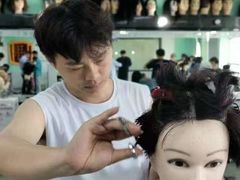 -首脑美容美发化妆美甲培训学校(长沙校区)