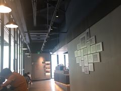 -瑞幸咖啡(巴黎春天陕西路店)