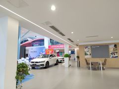 -成都华星西蒙上汽大众4S店(羊西线店)