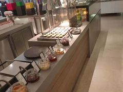 自助取餐区-海口绿发希尔顿酒店-田园汇自助餐·三文鱼·海鲜