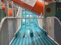 -奈尔宝家庭中心·亲子餐厅(鄞州万达店)