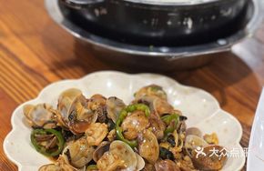 Braised Clams with Perilla and Fermented Black Beans