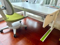 -moll学习桌椅(上海久光百货店)