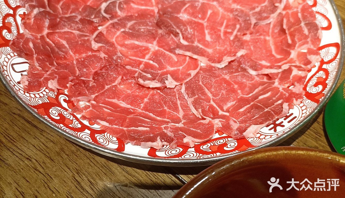 又是一家生意火爆的民间火锅