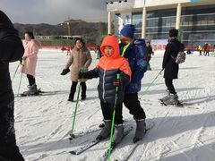 -荣盛康旅野三坡滑雪场