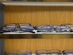 -优医视平价眼镜蔡司依视路折扣工厂店(十里堡店)