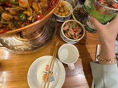 -炉小二铜锅牛蛙•川湘菜(三里屯店)