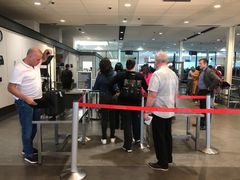 -蒙特利尔皮埃尔·埃利奥特·特鲁多国际机场