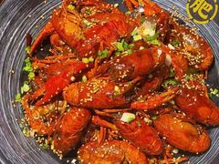 -肥肥虾庄·金牌油焖大虾(汉街SKP店)