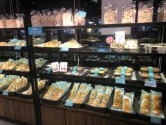 面包甜点陈列柜-罗莎蛋糕(魔法师司门口店)