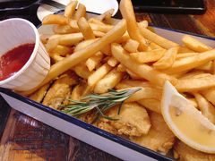 美式风味炸鸡翅配薯条-MIKAKU(万达广场上海宝山店)