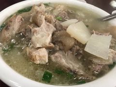 萝卜炖肘子-荣生萝卜汤饭店