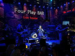 -FOUR PLAY BAR
