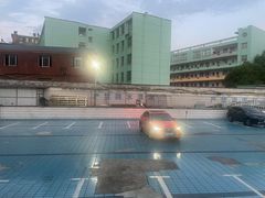-爆炸头阿姨小四川正宗川味小吃(无任何分店)