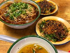 -拈签一笑黄牛肉辣卤串串