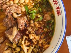 -裕新楼粉面馆·石磨手工粉(四方坪店)