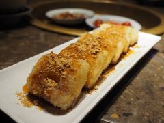 -沪小二炭火蛙锅(淮海中路美食不夜城店)