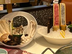 -洪氏嗨捞·猪肚鸡火锅(阳光天地店)
