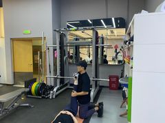 -VLines耀能运动24小时·月付制健身(京广桥店)
