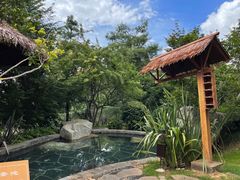 -七彩云南古滇温泉山庄