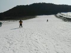 -十三陵雪世界滑雪场