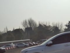 -上海佘山国家森林公园东门地面停车场
