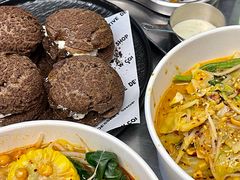 -W COLLECTIVE  DESSERT SHOP