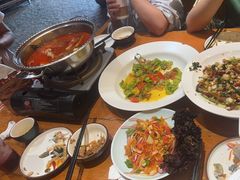 -老滇山寨•云南特色菜•地方菜•民族风情歌舞表演(金碧店)