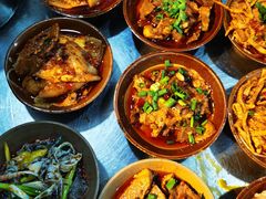 -董哥山城碗碗香(美专校街店)