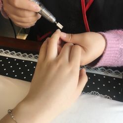 -苑苑发型设计