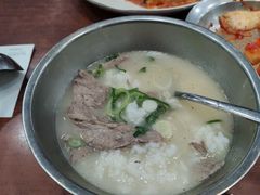 牛肉汤泡饭-神仙雪浓汤(明洞店)