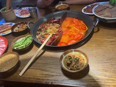 -萍姐火锅·公路夜市(武汉首店)