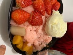 奶油草莓雪花冰-鲜芋仙(花都融创茂店)