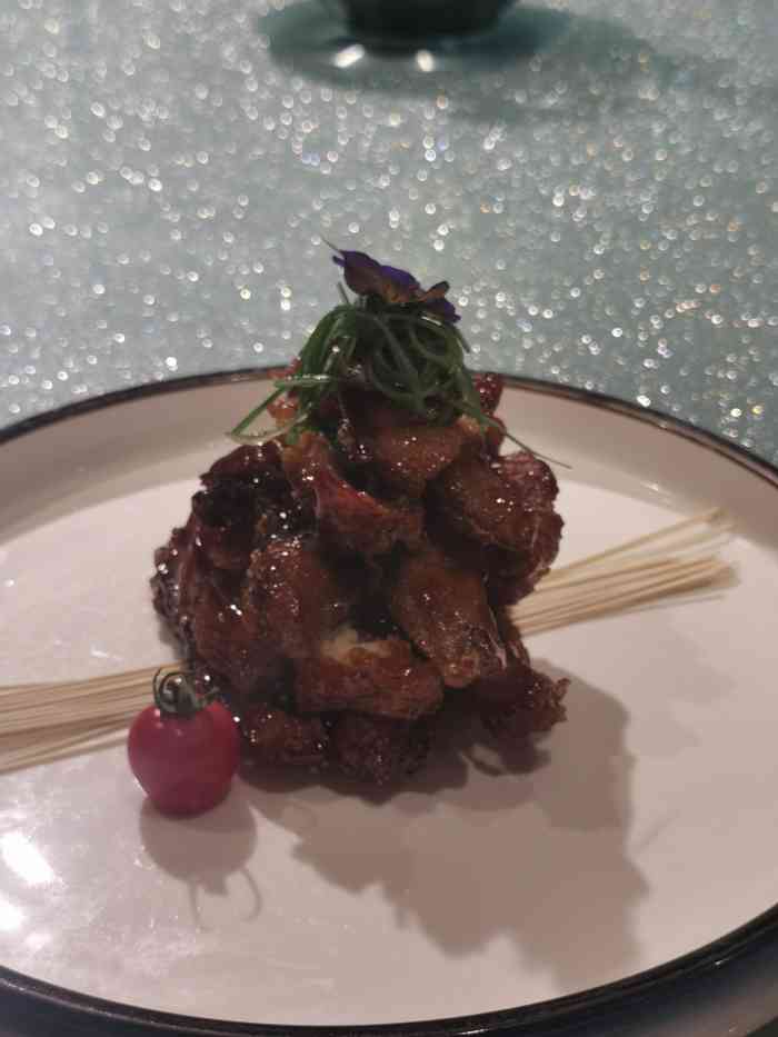 德悦海鲜(滨江店)-"德悦在星光二期顶楼,酒店有点大,大厅没多.