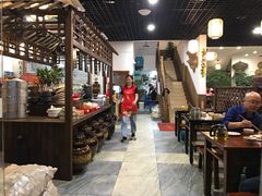大堂-黄桷树曹家私房菜(江与城店)
