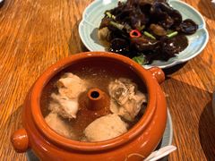 云南名材汽锅鸡&nbsp;/例-丽江金茂凯悦臻选酒店-滇香馆