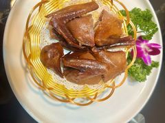 北平秘制熏乳鸽-北平味道.京味菜.烤鸭(梨园店)